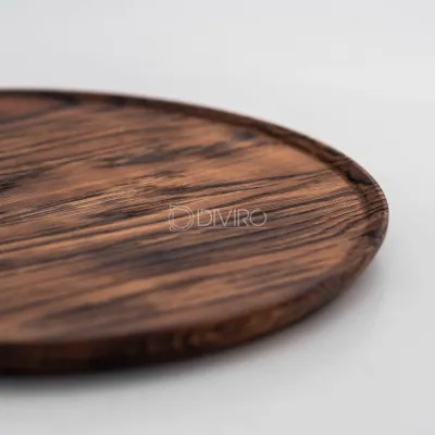 Круглая деревянная тарелка с обжигом, дуб Ø26 см от мастерской DIVIRO